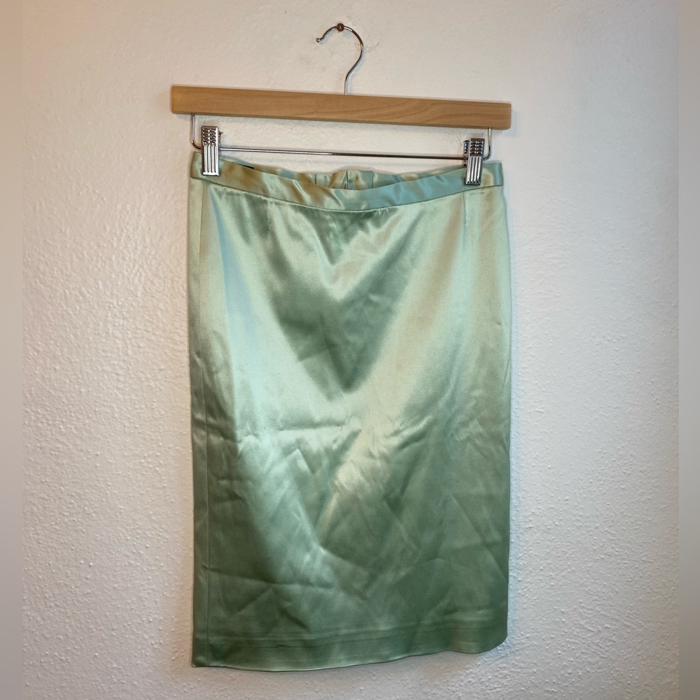 DOLCE & GABBANA LIGHT GREEN SATIN PENCIL SKIRT  — EUR 38